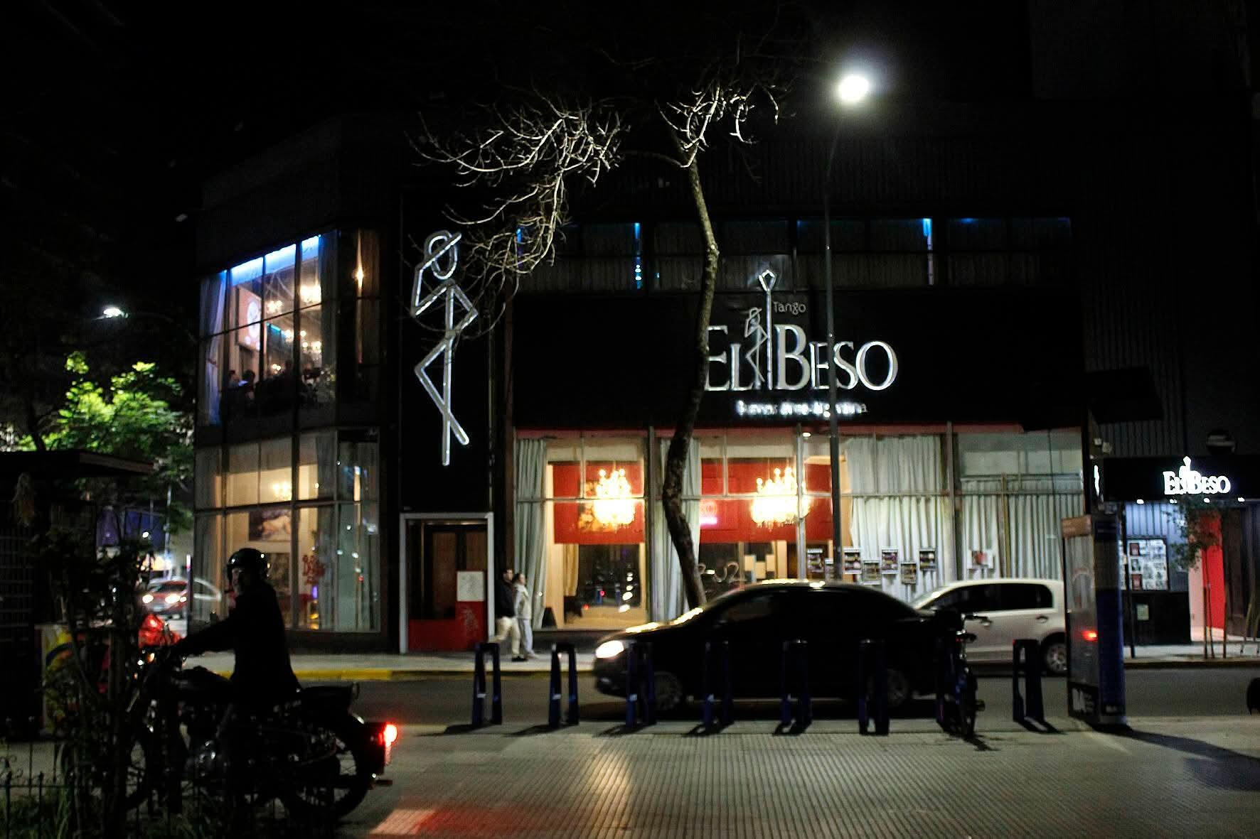 Tango Dancer. Member of CID UNESCO. Teacher. Curator and Producer.